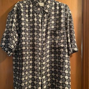 Men’s Silk Sport Shirt. Size L